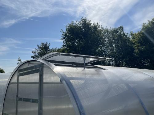 střešní okno pro obloukový skleník LANITPLAST KYKLOP2 s PC 4/6 mm