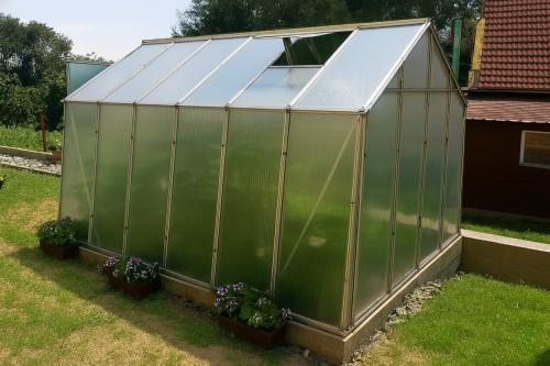 skleník LANITPLAST LIMES Viva V7/6  2,47x5,95 m PC 4 mm